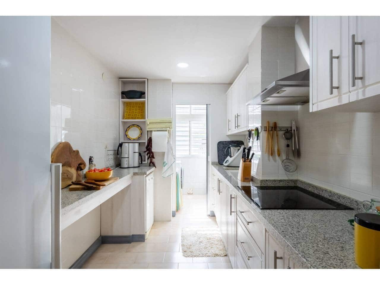 2 bedroom Flat for sale in Almunecar with garage - € 369,000 (Ref: 10031372)