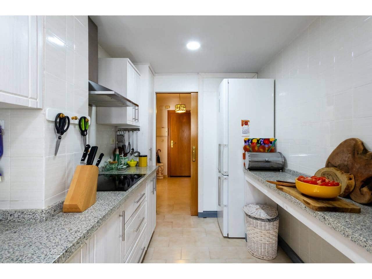 2 bedroom Flat for sale in Almunecar with garage - € 369,000 (Ref: 10031372)