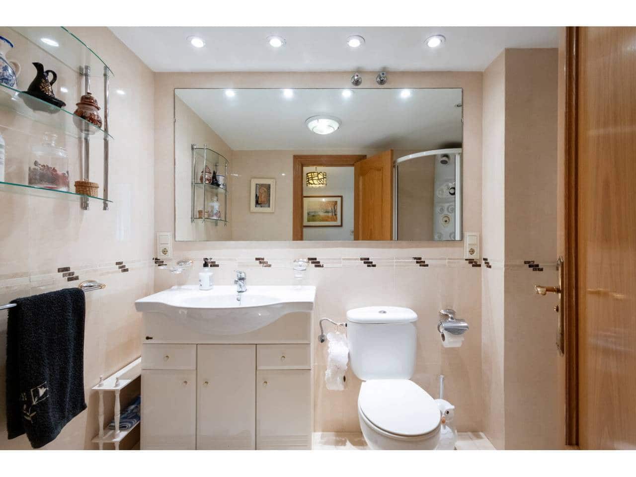 2 bedroom Flat for sale in Almunecar with garage - € 369,000 (Ref: 10031372)