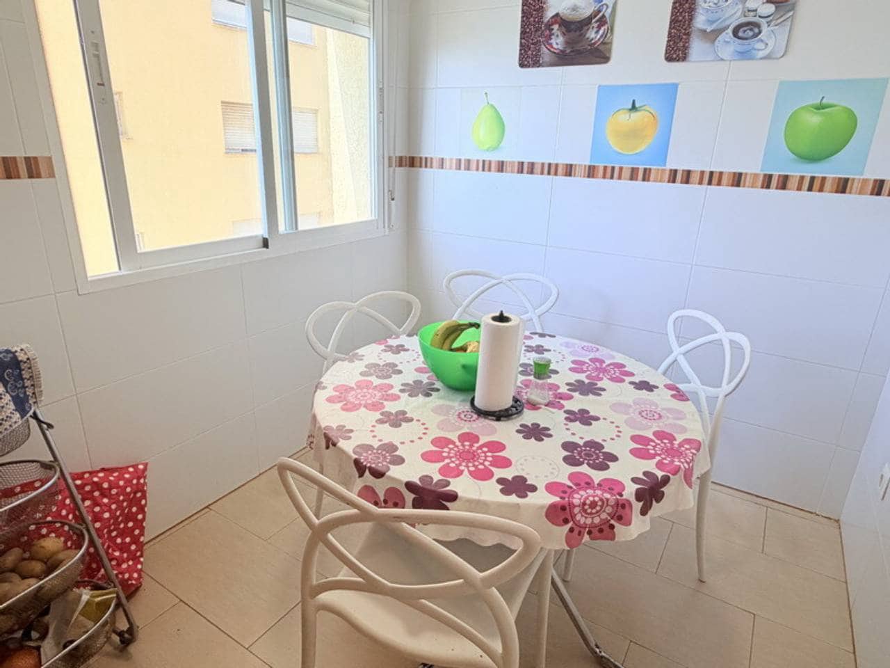 3 sovrum Lägenhet att hyra i Velilla - 1 000 € (Ref: 10033158)