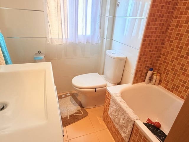 3 sovrum Lägenhet att hyra i Velilla, Almuñécar - 1 000 € (Ref: 10033158)