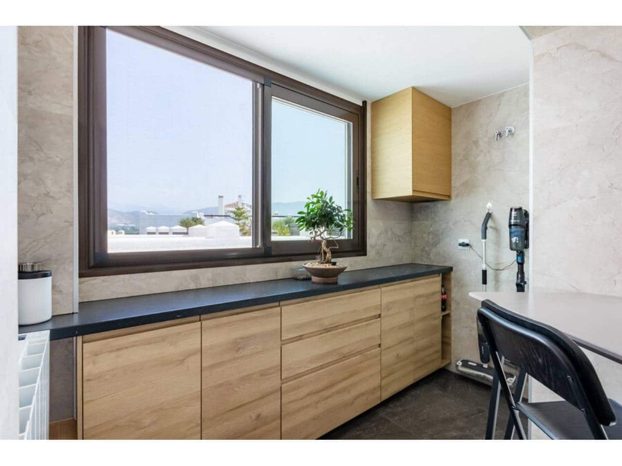 3 sypialnia Penthouse na sprzedaż w Salobrena z basenem garażem - 379 000 € (Ref: 10033378)