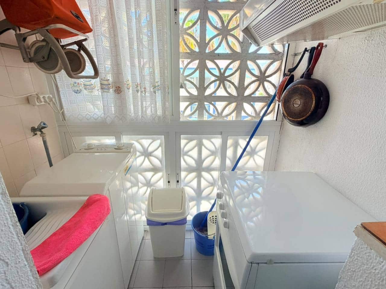 2 Zimmer Apartment zu vermieten in Almunecar mit Pool - 850 € (Ref: 10077237)