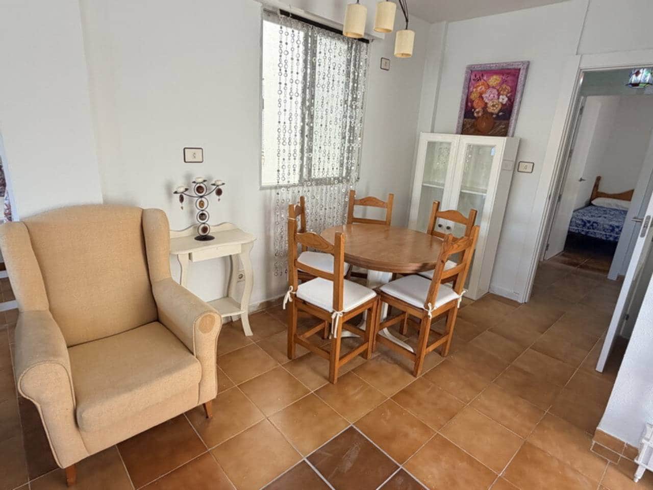 2 Zimmer Apartment zu vermieten in Velilla mit Pool - 1.200 € (Ref: 10094071)