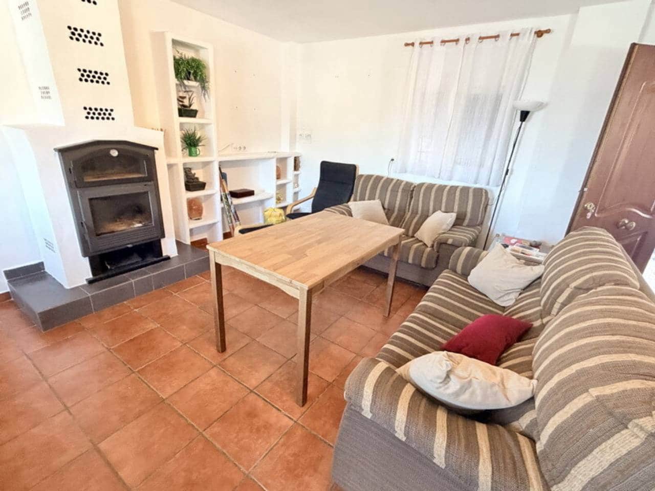 2 bedroom Villa for rent in Taramay with pool garage - € 1,100 (Ref: 10108653)