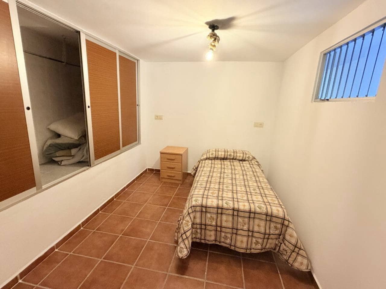 2 bedroom Villa for rent in Taramay with pool garage - € 1,100 (Ref: 10108653)
