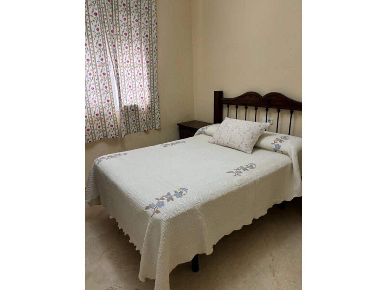 2 slaapkamer Appartement te huur in Velilla - € 800 (Ref: 10118417)