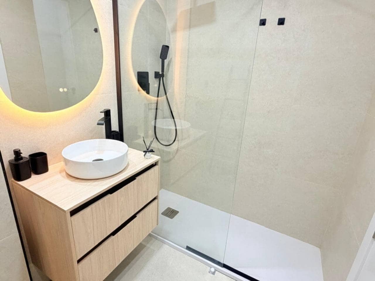 2 sypialnia Mieszkanie do wynajęcia w Velilla z basenem - 980 € (Ref: 10138990)