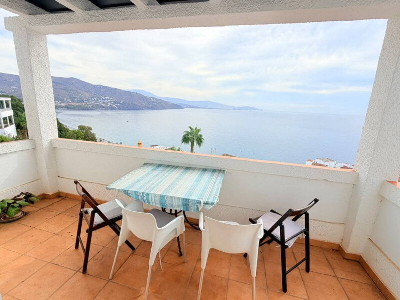 Apartamento de 3 habitaciones en Velilla en venta con piscina - 370.000 € (Ref: 10145667)