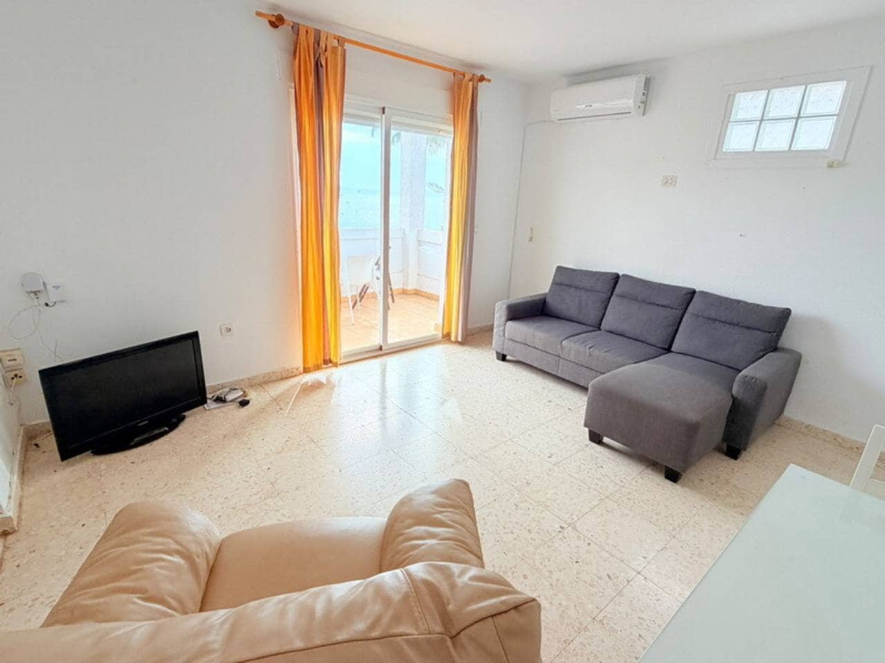 Apartamento de 3 habitaciones en Velilla en venta con piscina - 370.000 € (Ref: 10145667)