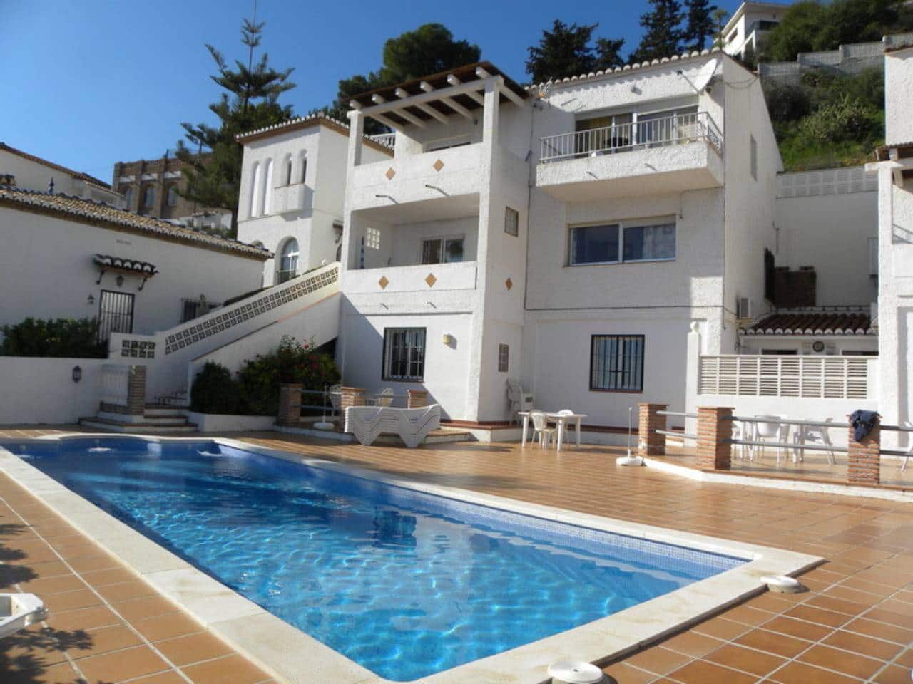 Apartamento de 3 habitaciones en Velilla en venta con piscina - 370.000 € (Ref: 10145667)