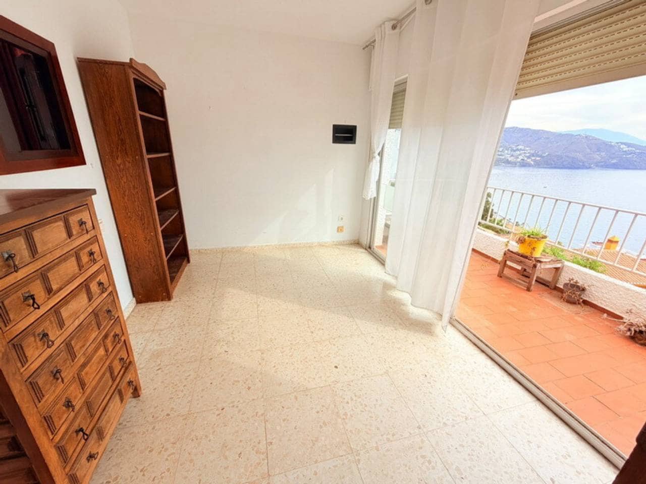 Apartamento de 3 habitaciones en Velilla en venta con piscina - 370.000 € (Ref: 10145667)