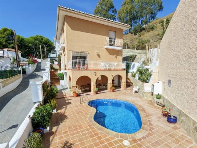 4 soverom Villa til salgs i Almuñécar med garasje - € 795 000 (Ref: 10176192)