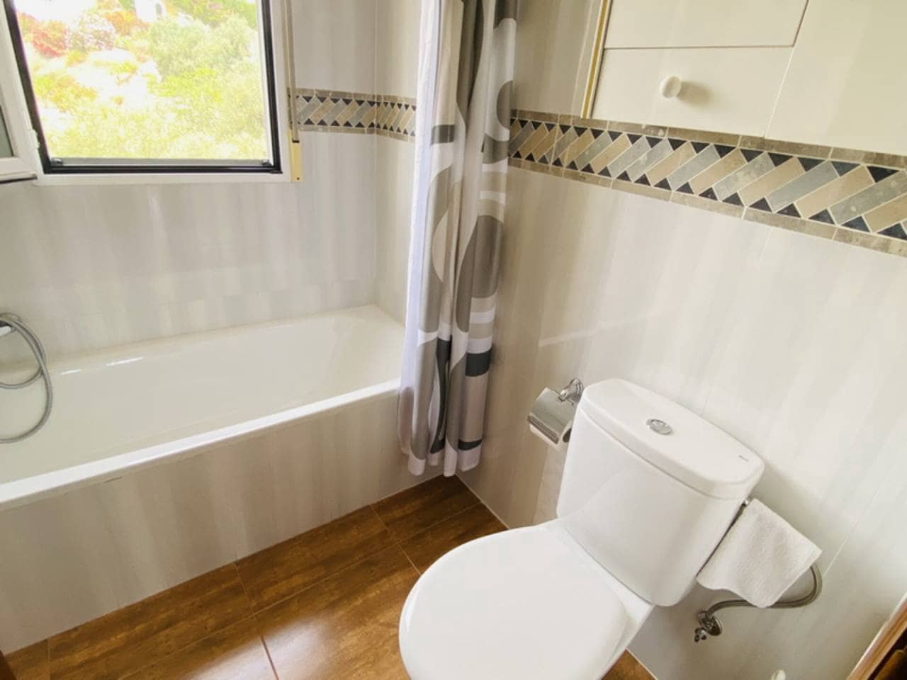 4 makuuhuone Maalaistalo myytävänä paikassa Itrabo mukana uima-altaan 
autotalli - 375 000 € (Ref: 6426352)