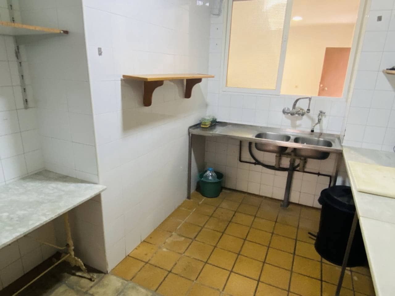 Local Commercial à louer à Almunecar - 1 200 € (Ref: 6928109)