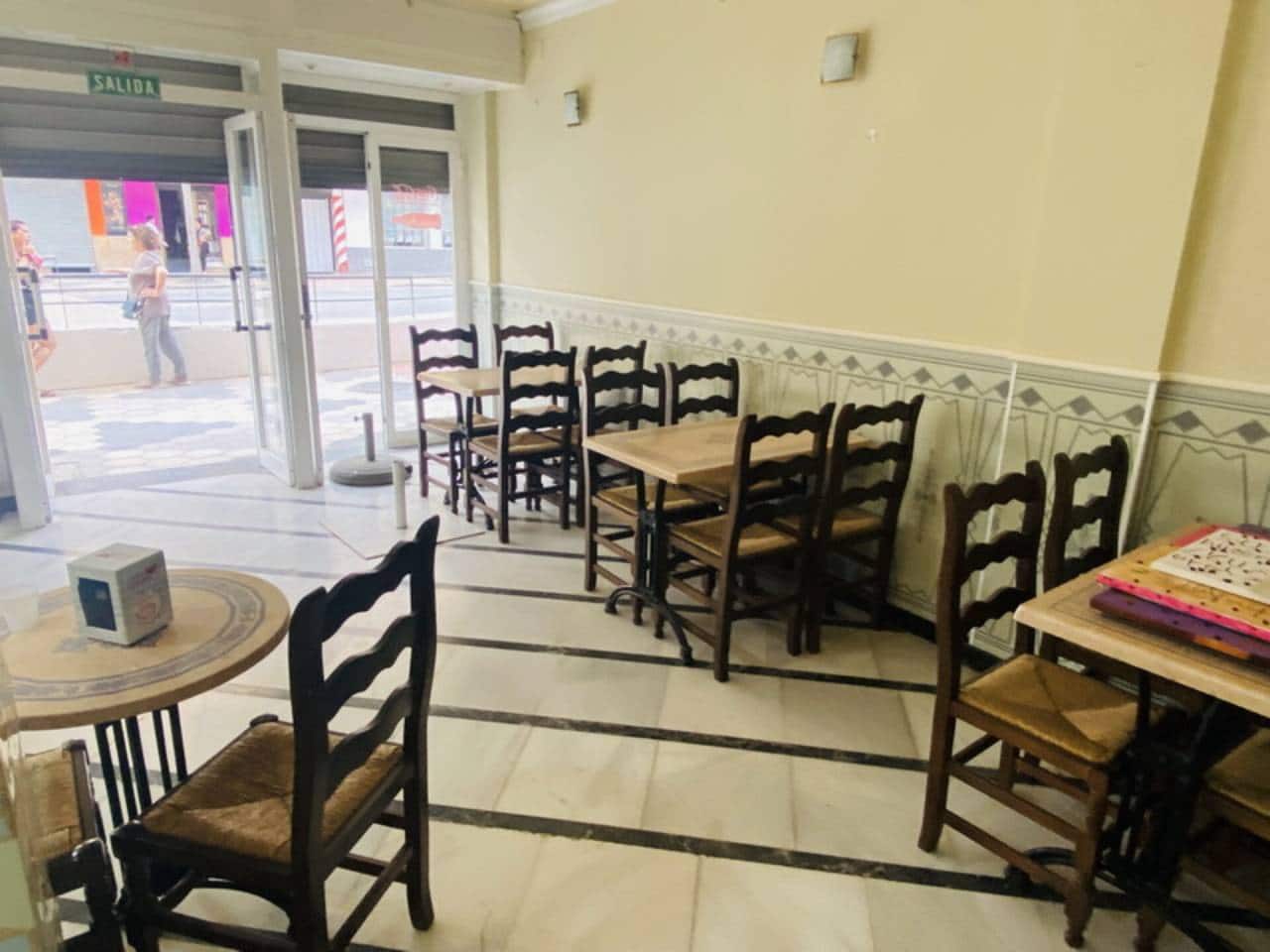 Local Commercial à louer à Almunecar - 1 200 € (Ref: 6928109)