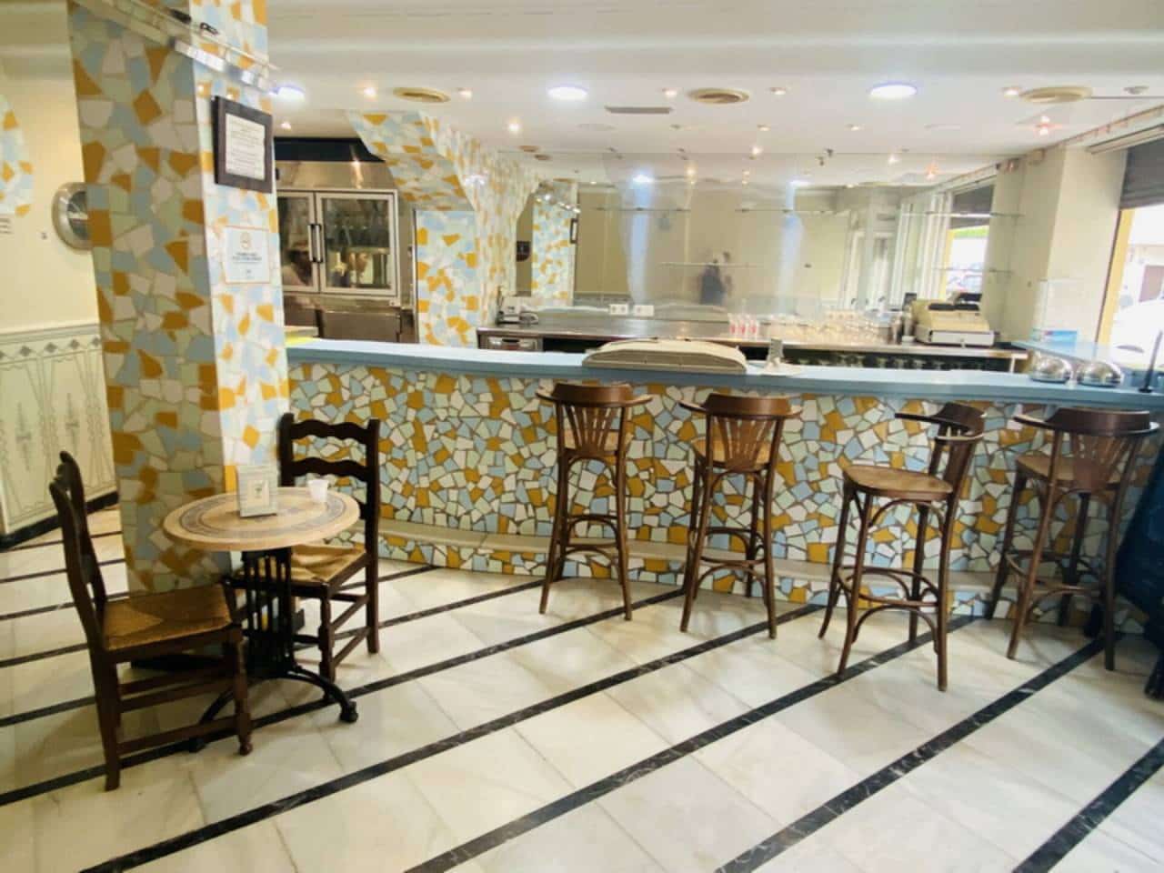 Local Commercial à louer à Almunecar - 1 200 € (Ref: 6928109)