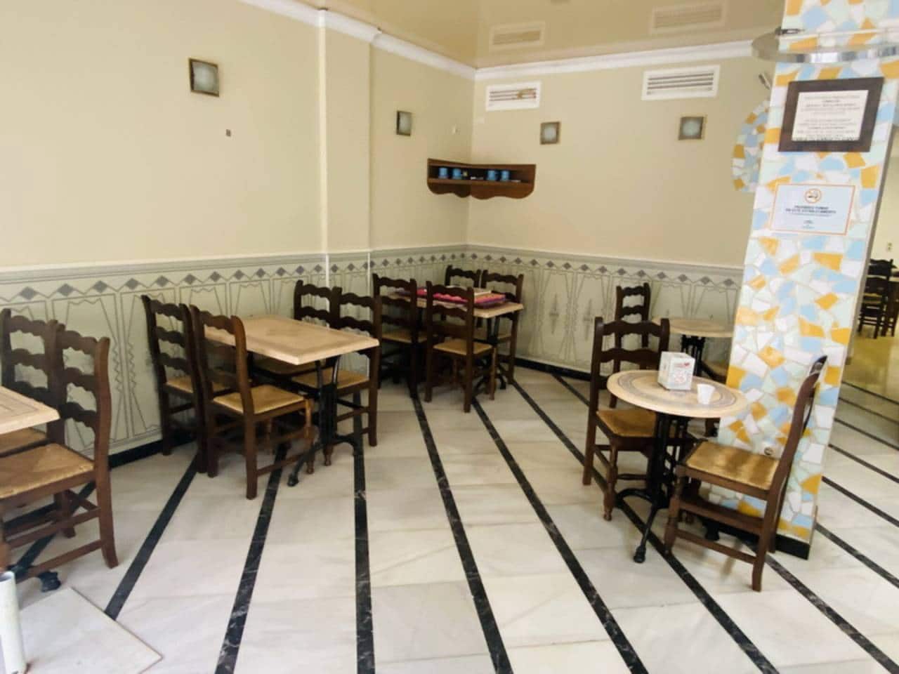 Local Commercial à louer à Almunecar - 1 200 € (Ref: 6928109)