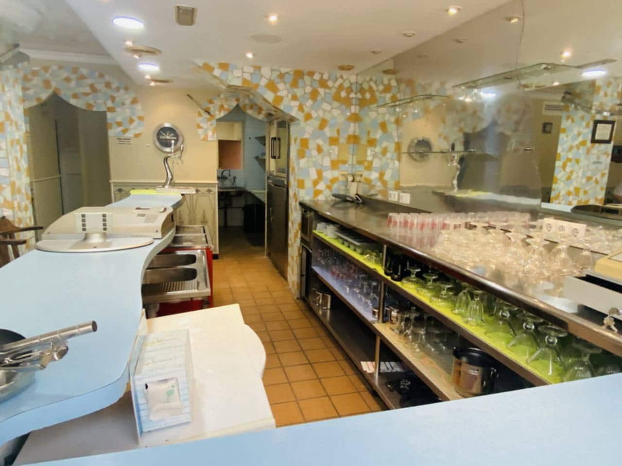 Local Commercial à louer à Almunecar - 1 200 € (Ref: 6928109)