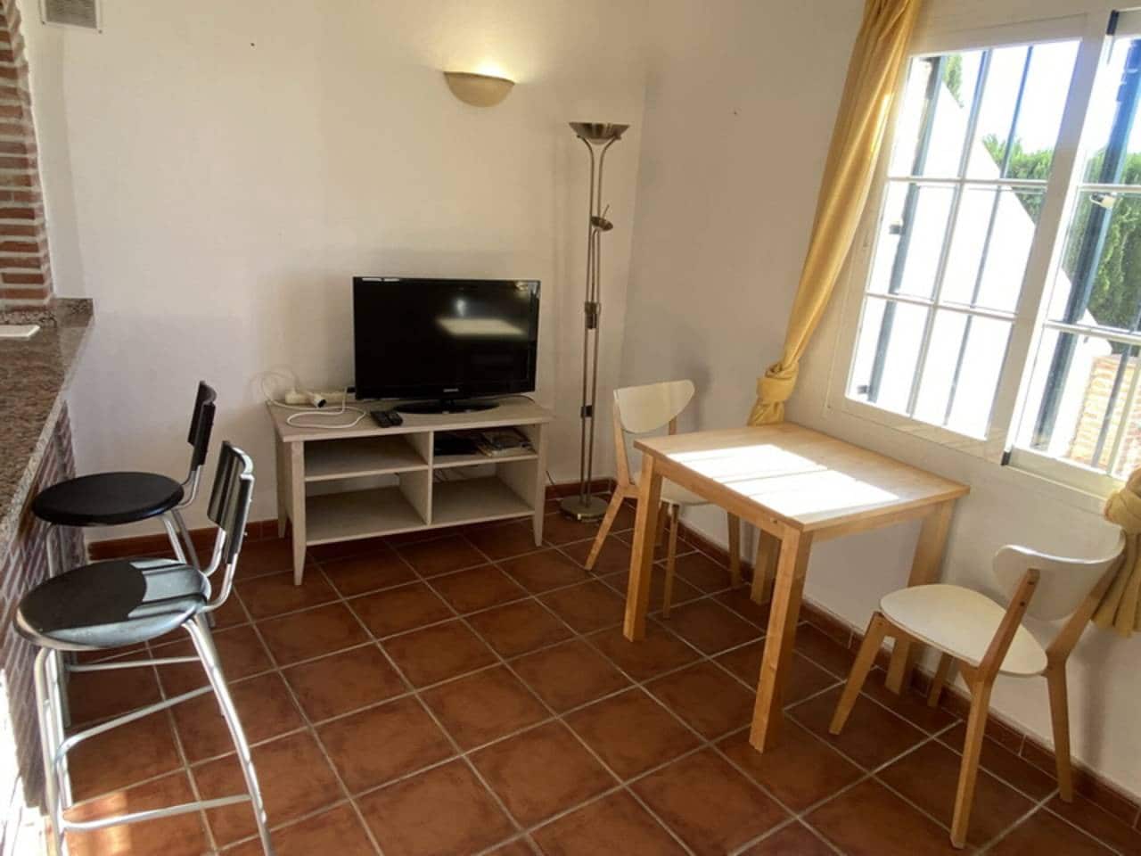 1 soveværelse Lejlighed til leje i Velilla med swimmingpool - € 520 (Ref: 7140865)