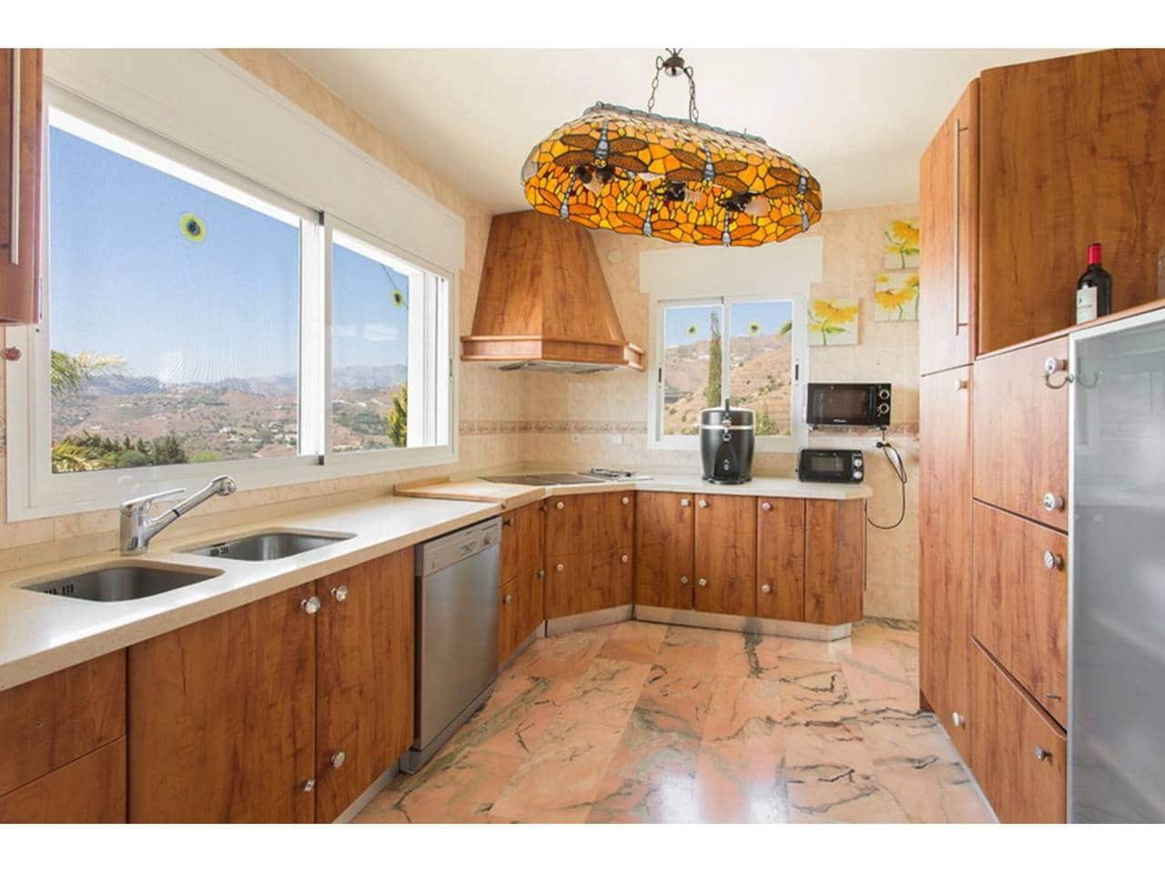 3 soveværelse Villa til salg i Taramay med swimmingpool - € 560.000 (Ref: 7601132)