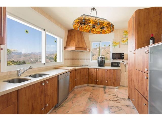 3 Zimmer Villa zu verkaufen in Almuñécar mit Pool - 560.000 € (Ref: 7601132)