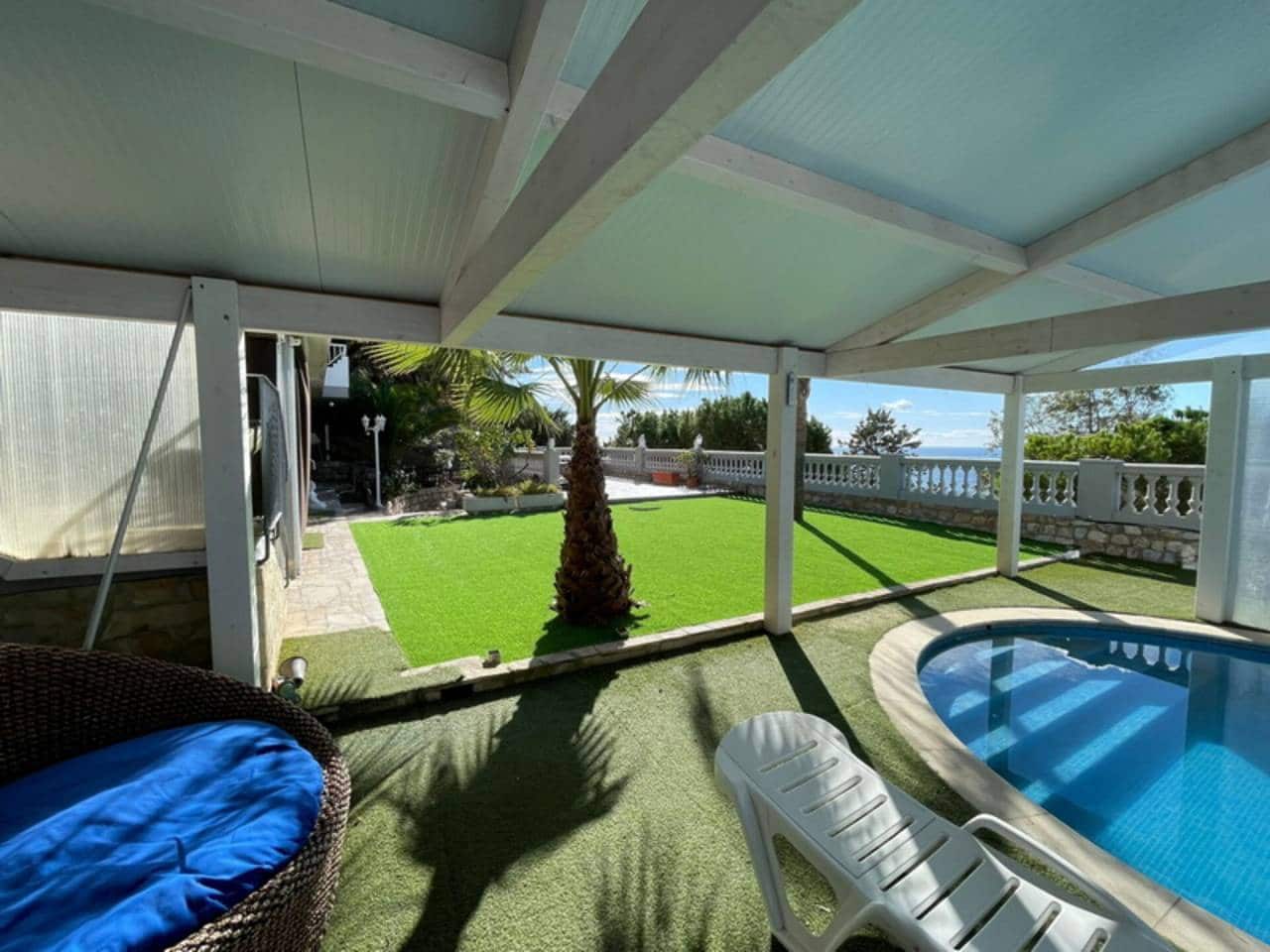 3 soveværelse Villa til salg i Taramay med swimmingpool - € 560.000 (Ref: 7601132)