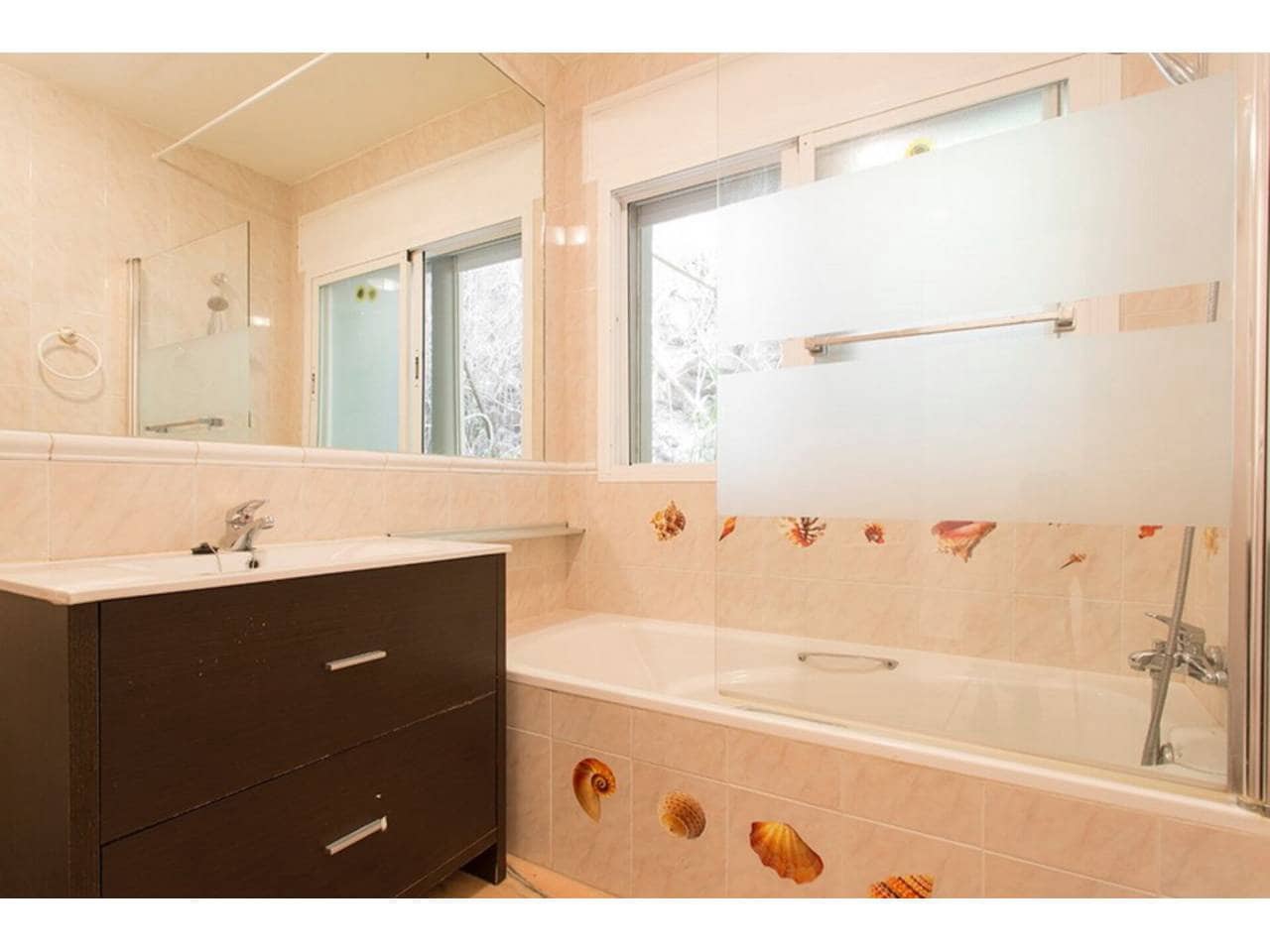 3 soveværelse Villa til salg i Taramay med swimmingpool - € 560.000 (Ref: 7601132)