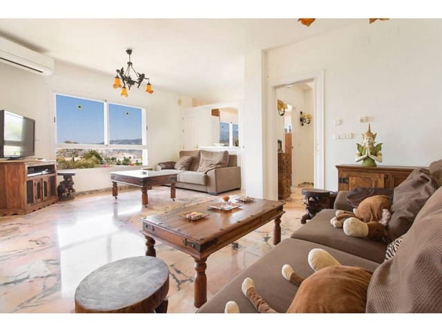 3 Zimmer Villa zu verkaufen in Almuñécar mit Pool - 560.000 € (Ref: 7601132)