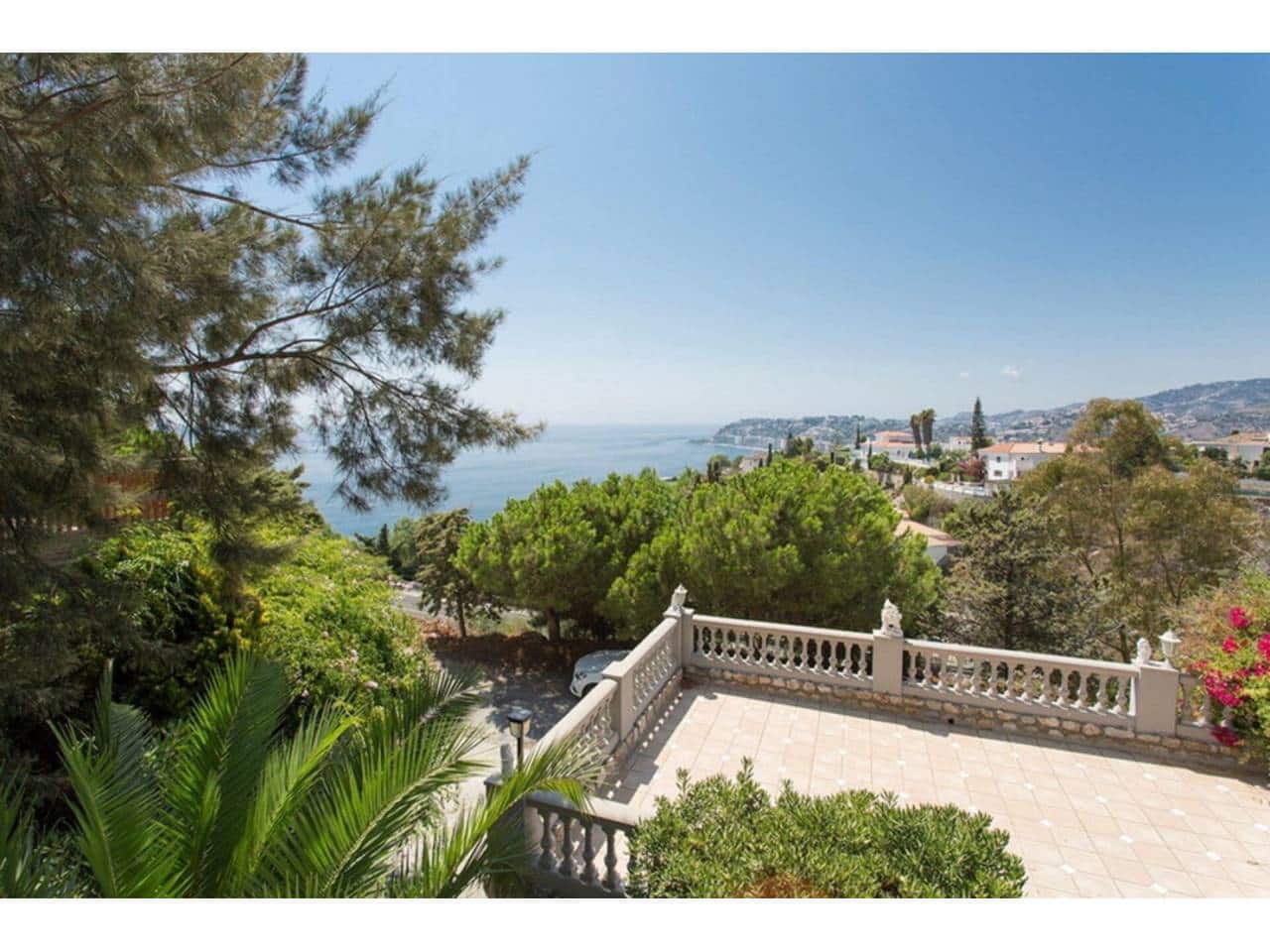 3 soveværelse Villa til salg i Taramay med swimmingpool - € 560.000 (Ref: 7601132)