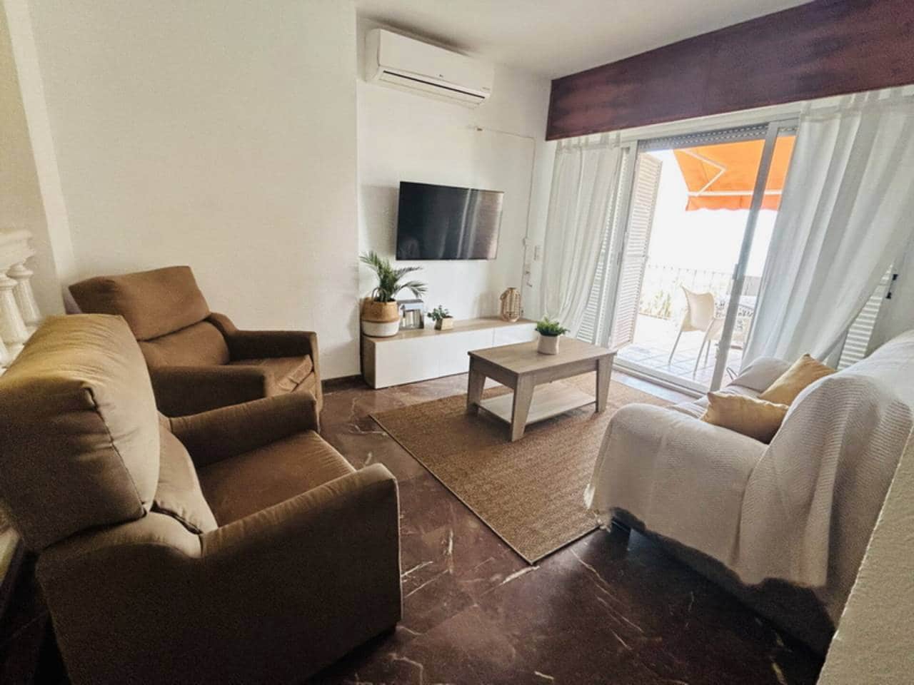 3 Zimmer Villa zu vermieten in Almunecar mit Garage - 1.300 € (Ref: 7703245)