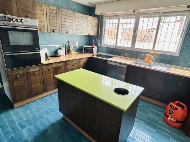 3 bedroom Villa for rent in Almuñécar with garage - € 1,300 (Ref: 7703245)