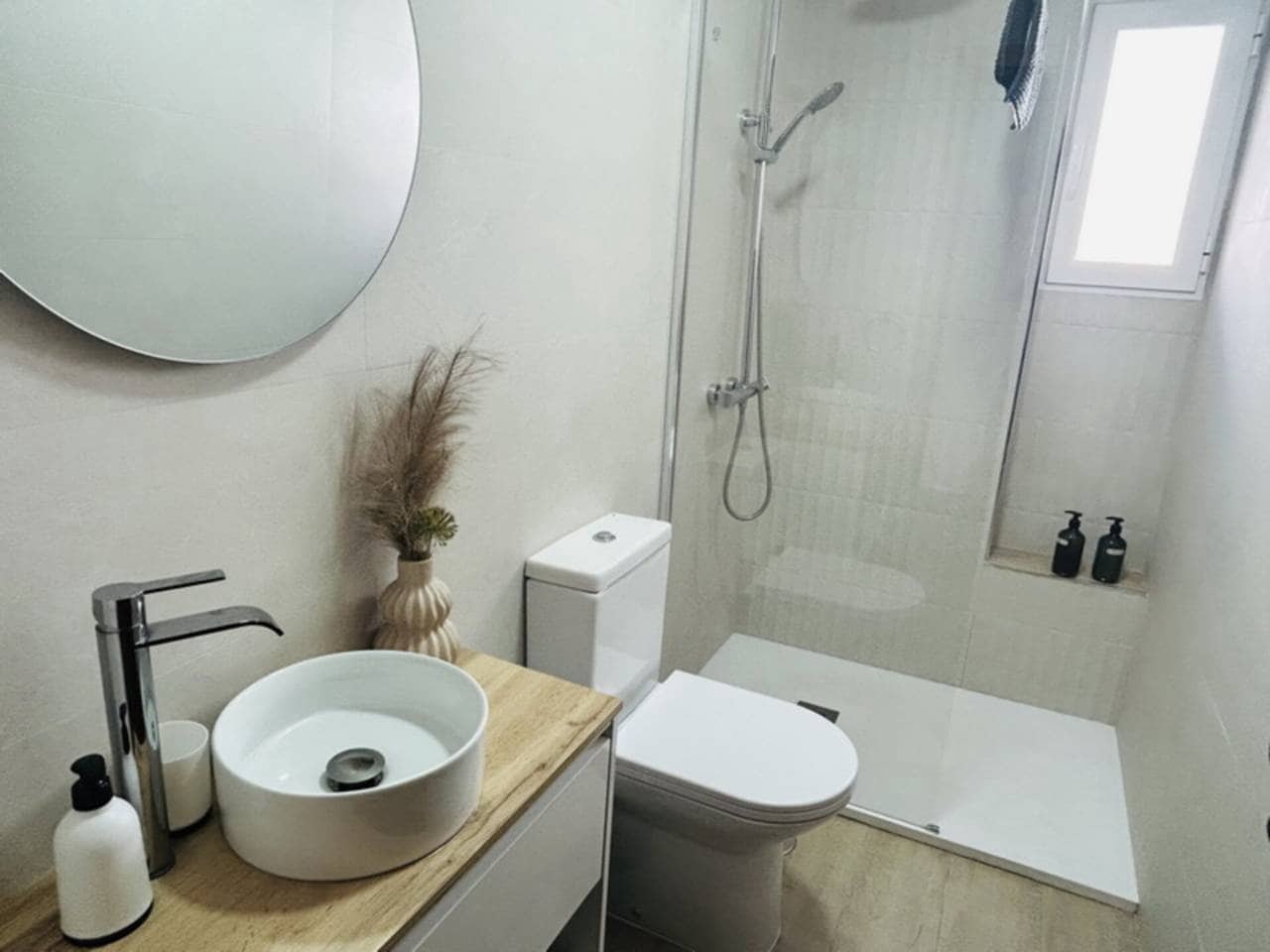 3 bedroom Villa for rent in Velilla with garage - € 1,300 (Ref: 7703245)