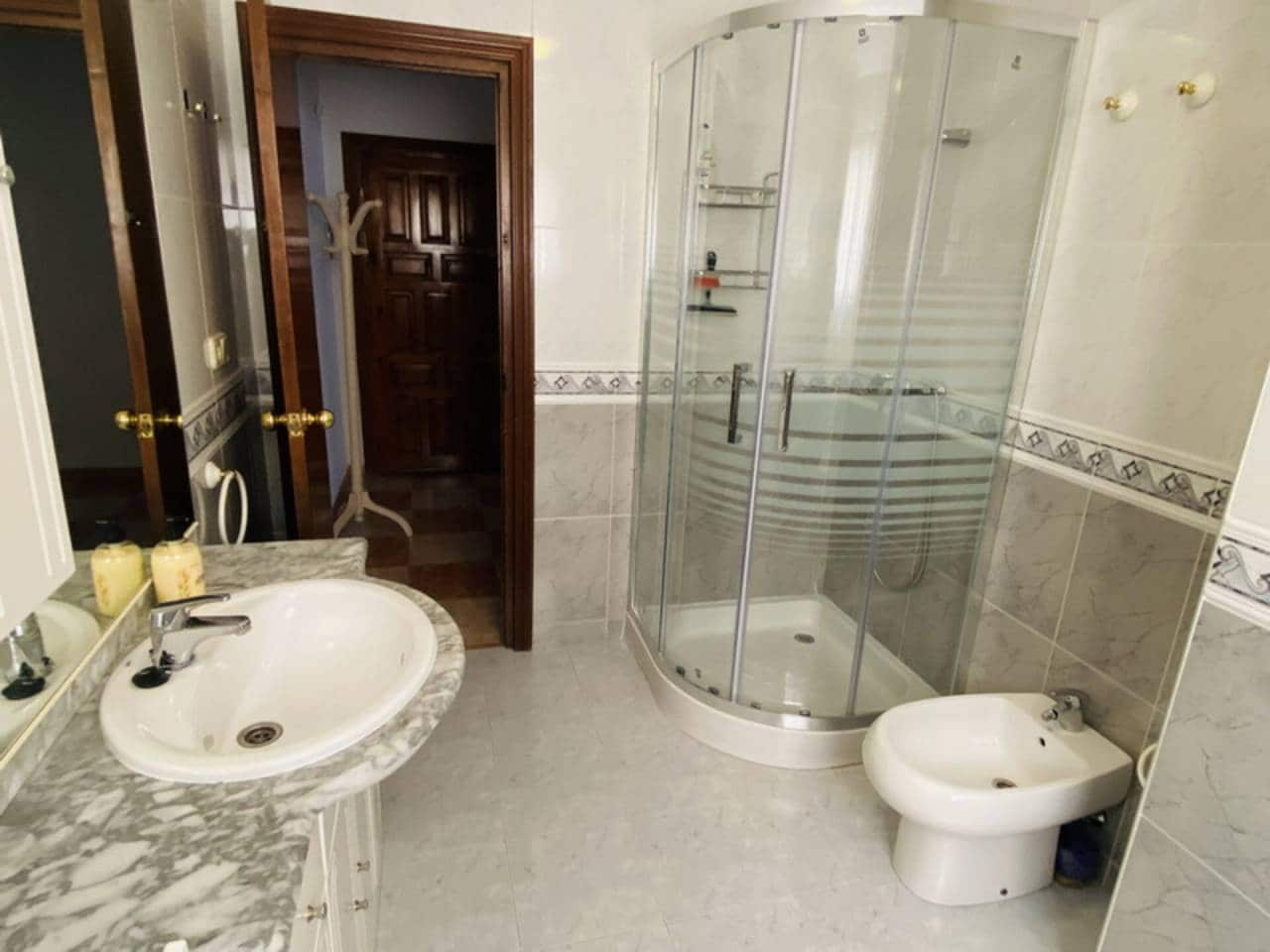 2 soveværelse Lejlighed til leje i Velilla med swimmingpool - € 980 (Ref: 7747726)