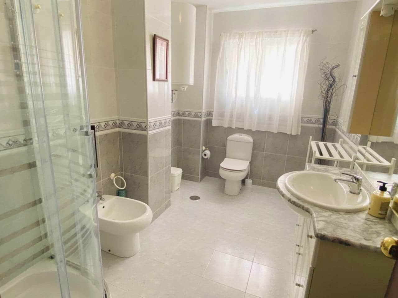 2 soveværelse Lejlighed til leje i Velilla med swimmingpool - € 980 (Ref: 7747726)