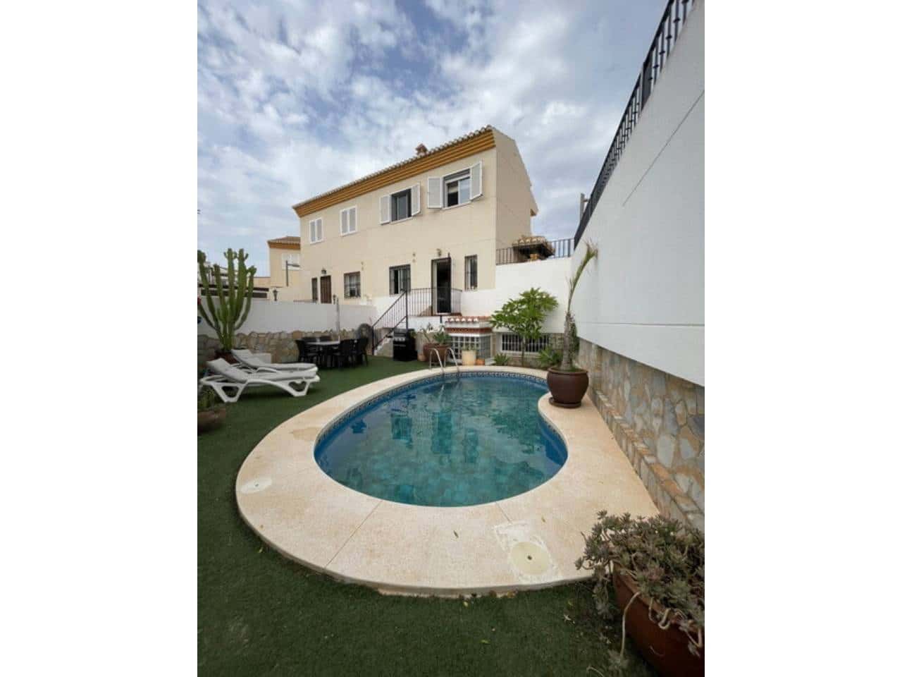 3 Zimmer Villa zu vermieten in La Herradura mit Pool Garage - 1.600 € (Ref: 7816664)