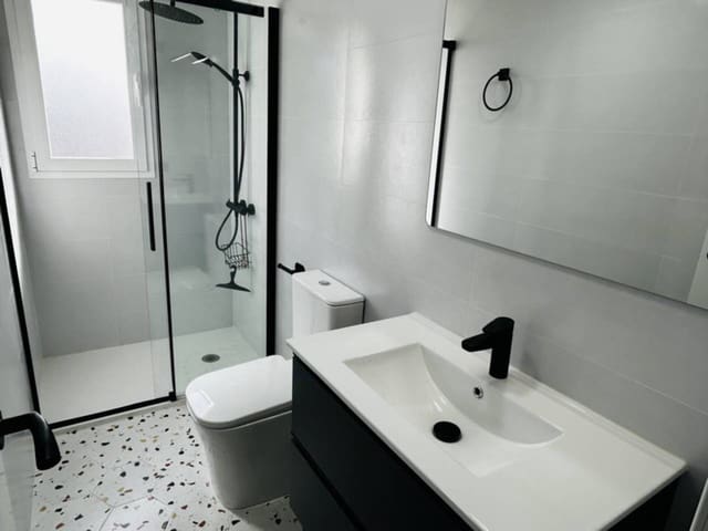 3 bedroom Apartment for holiday rental in Almuñécar with garage - € 900 (Ref: 8125375)