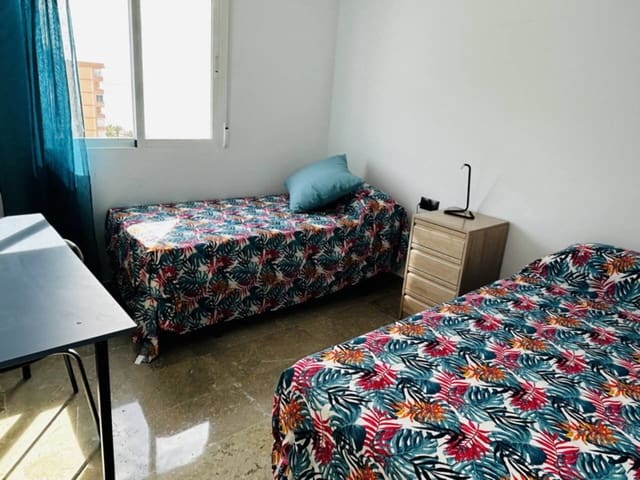 3 bedroom Apartment for holiday rental in Almuñécar with garage - € 900 (Ref: 8125375)