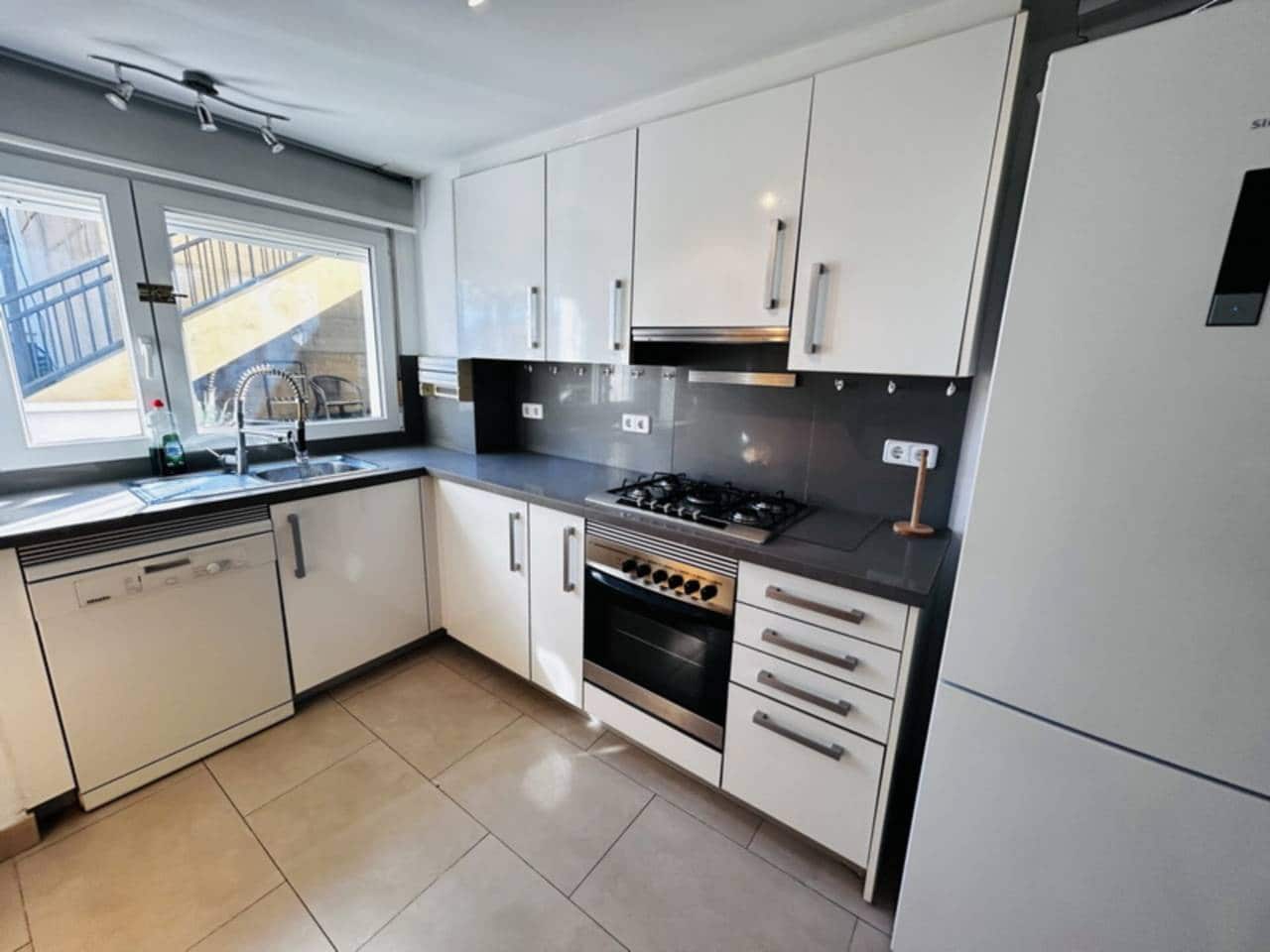 4 quarto Casa em Banda para venda em Almunecar com piscina - 360 000 € (Ref: 8148920)