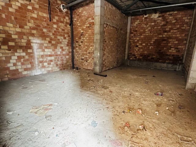 Erhverv til leje i Almuñécar - € 500 (Ref: 8176685)