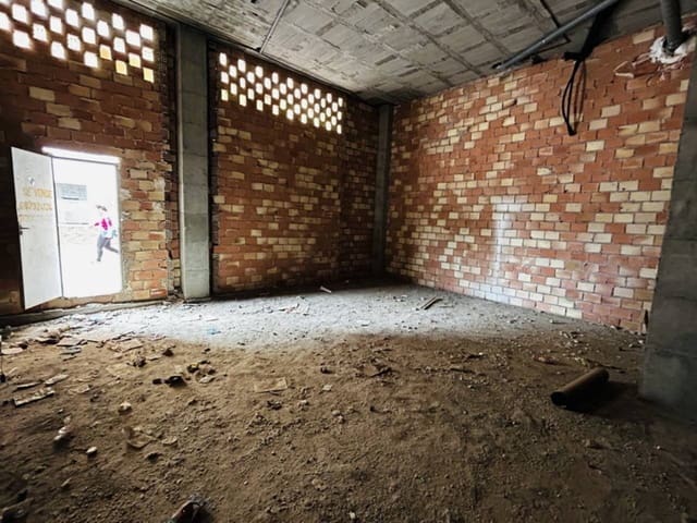 Erhverv til leje i Almuñécar - € 500 (Ref: 8176685)