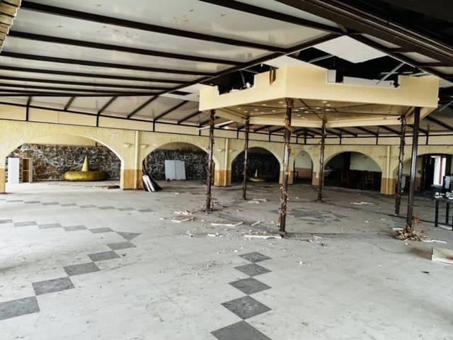 Erhverv til salg i Almuñécar - € 650.000 (Ref: 8208158)