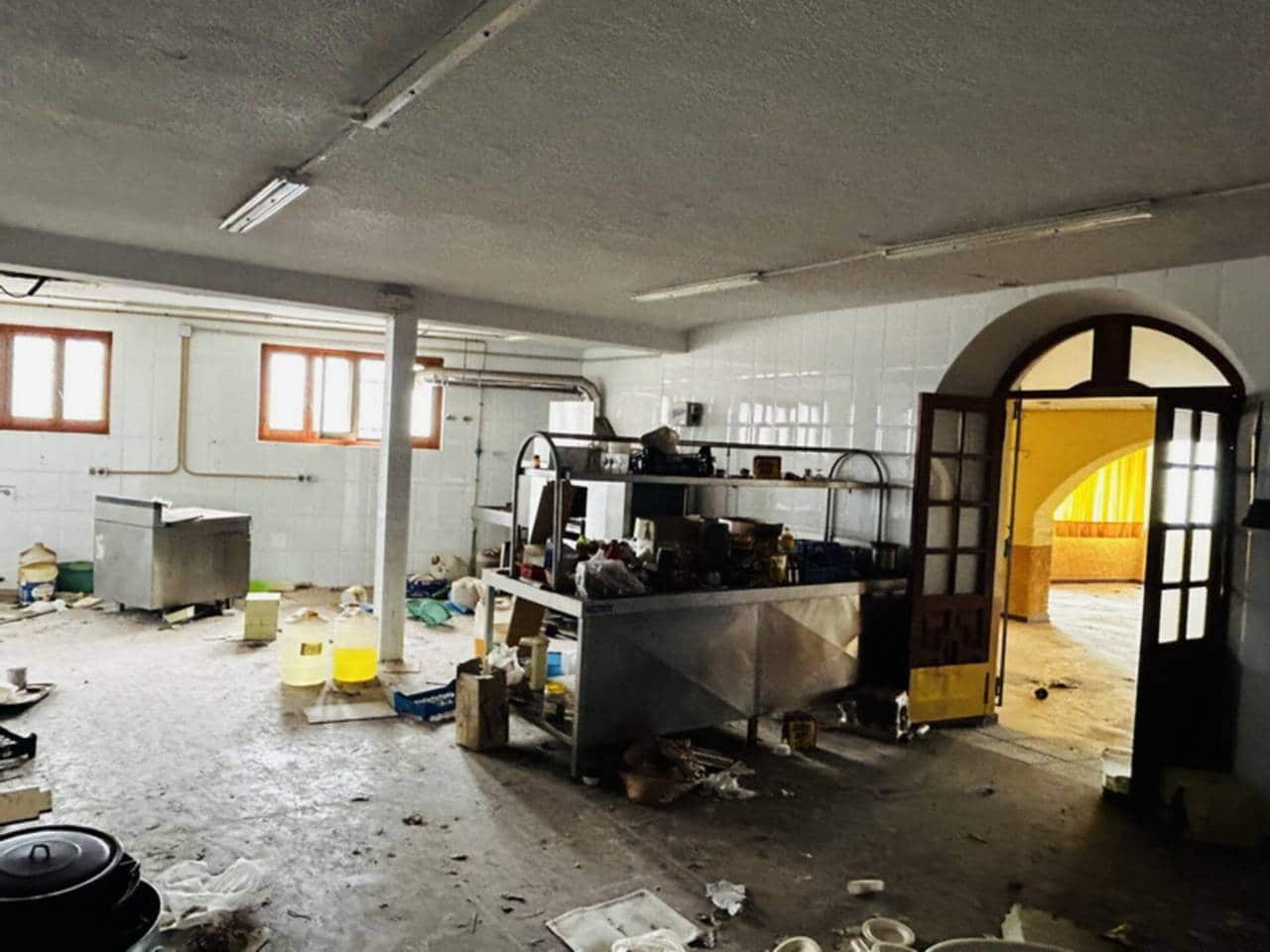 Erhverv til salg i Almunecar - € 650.000 (Ref: 8208158)