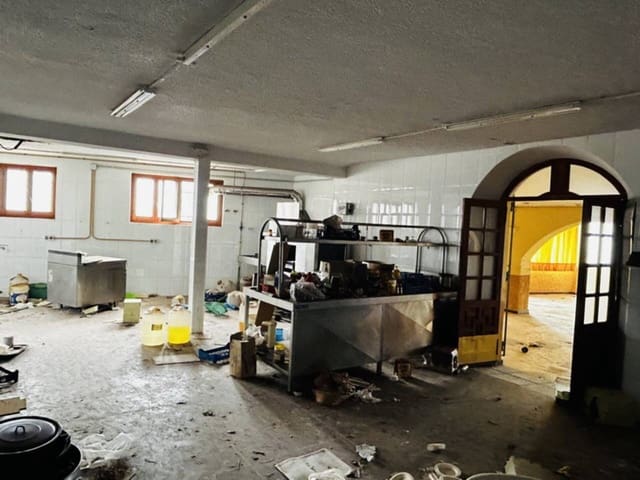 Erhverv til salg i Almuñécar - € 650.000 (Ref: 8208158)