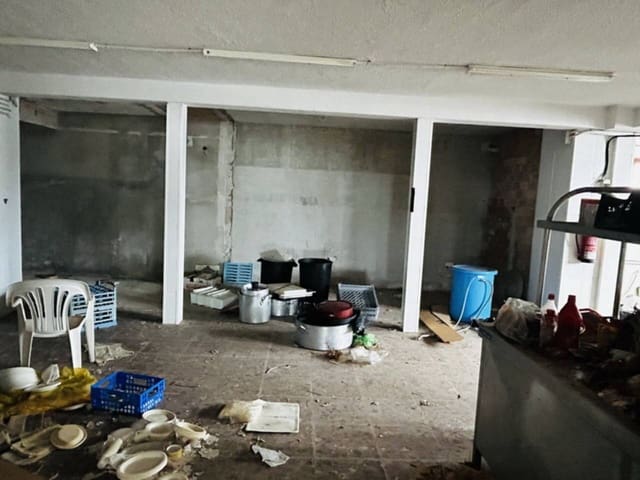 Erhverv til salg i Almuñécar - € 650.000 (Ref: 8208158)