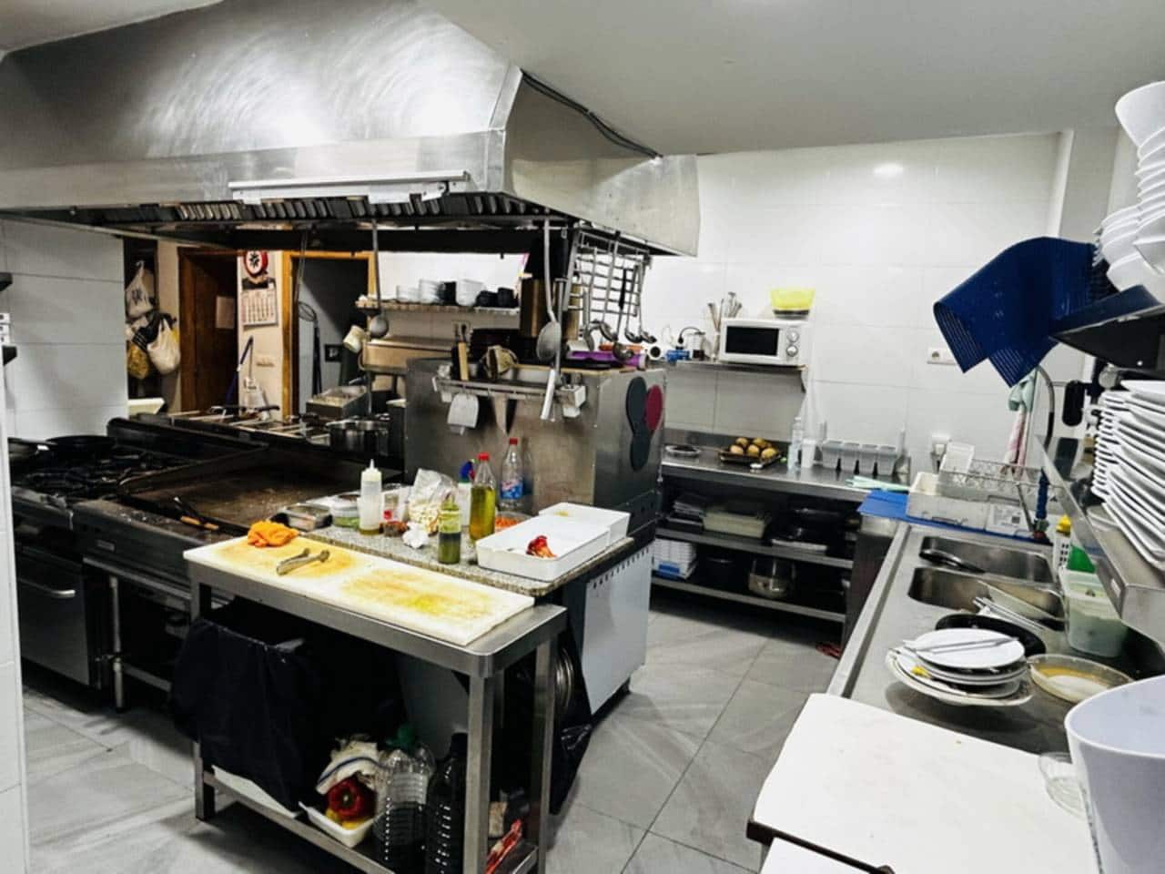 Erhverv til salg i Almunecar - € 250.000 (Ref: 8433705)