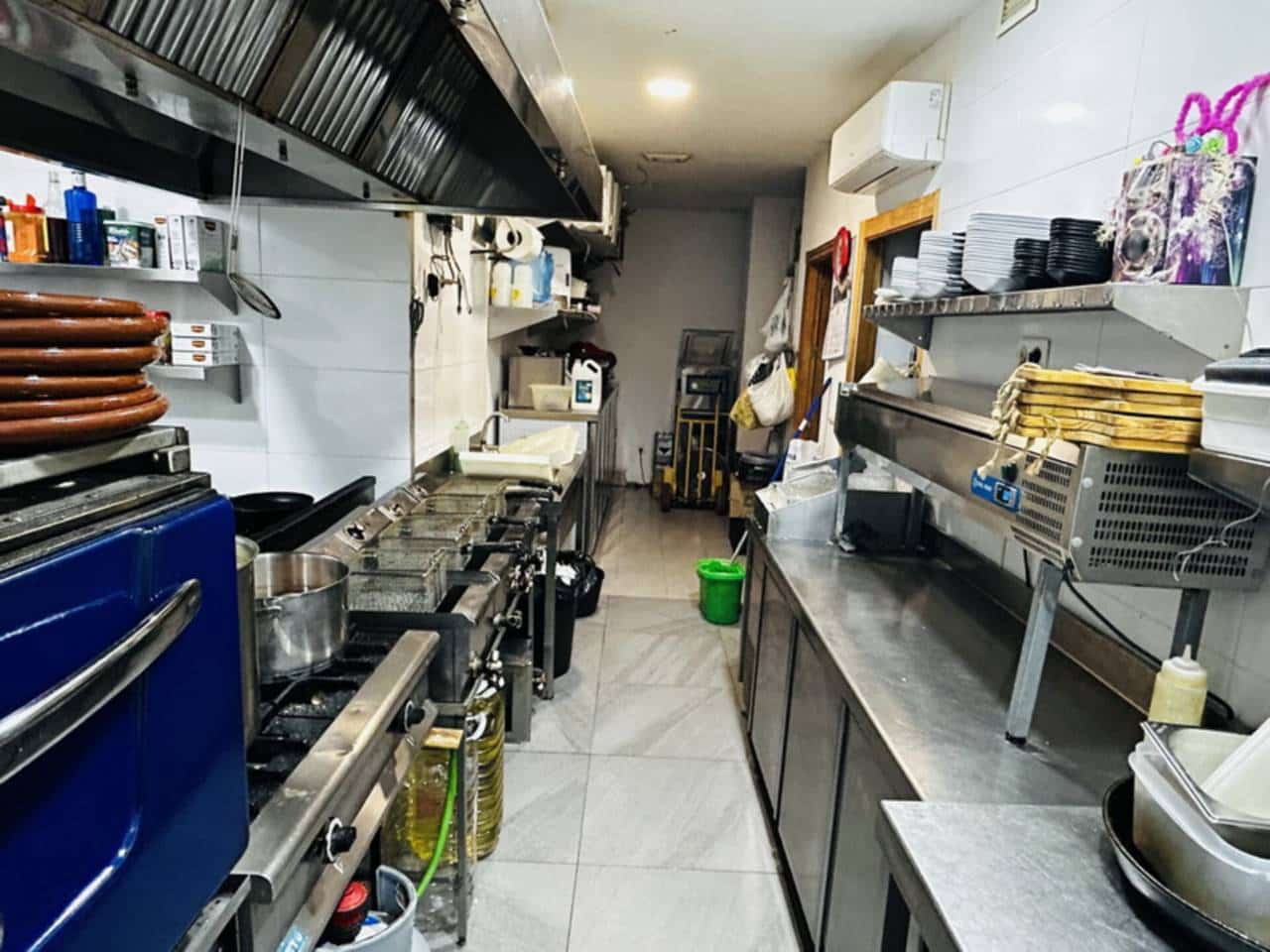 Erhverv til salg i Almunecar - € 250.000 (Ref: 8433705)