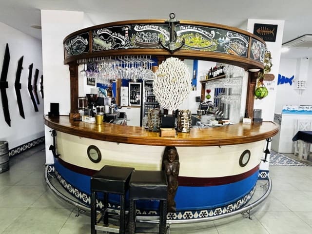 Commercial for sale in Almuñécar - € 250,000 (Ref: 8433705)