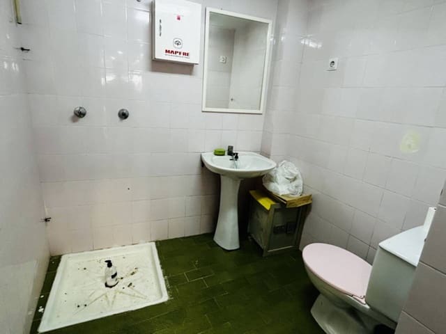 Erhverv til leje i Almuñécar - € 700 (Ref: 8438202)