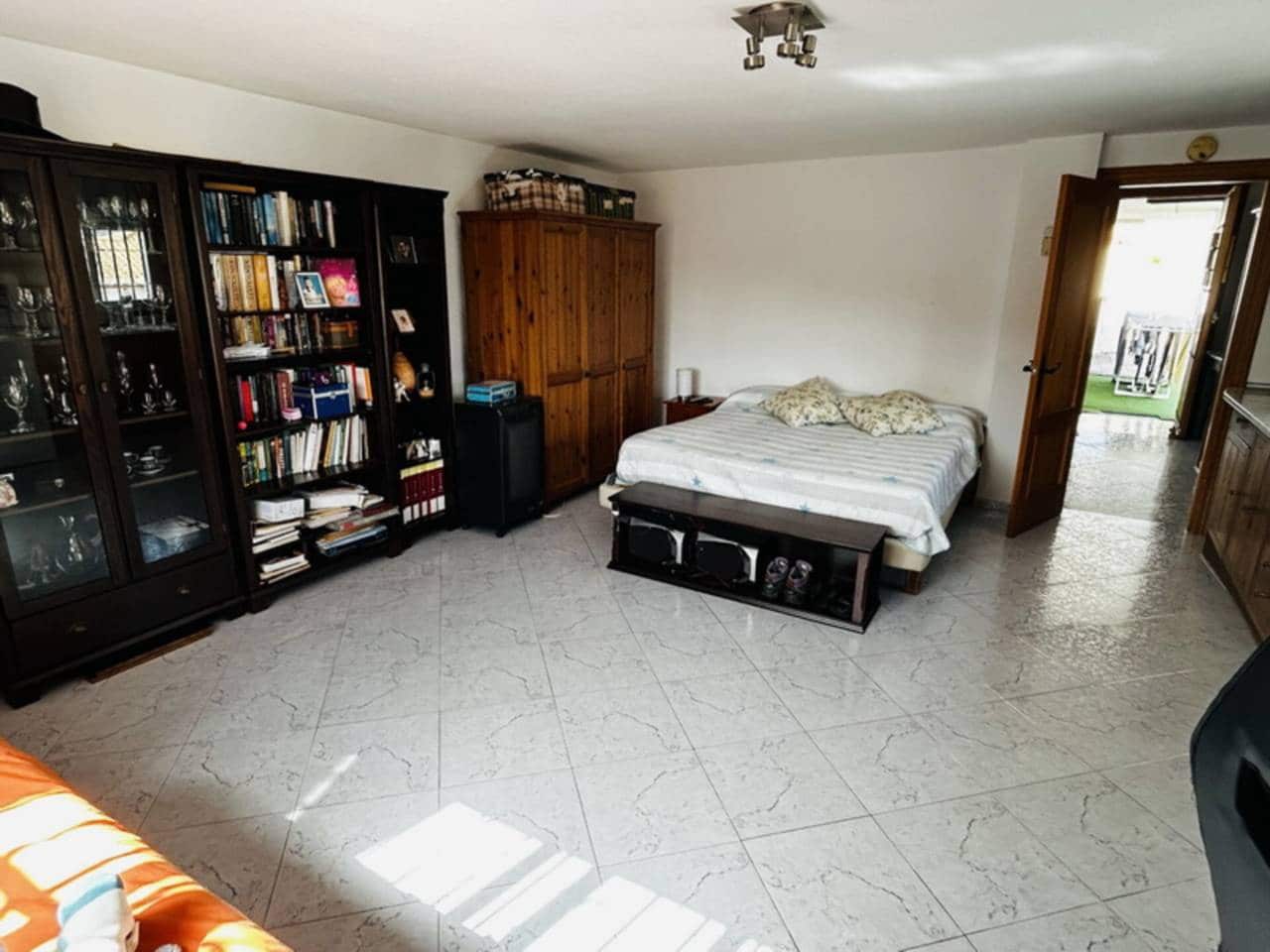 2 makuuhuone Huvila myytävänä paikassa Velilla mukana uima-altaan - 380 000 € (Ref: 8456607)